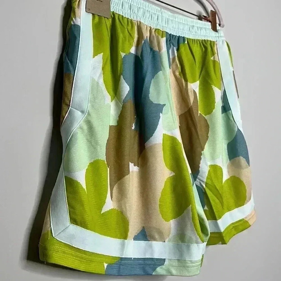 Nike Women’s Fly Crossover Shorts in Atomic Green - Picture 10 of 12